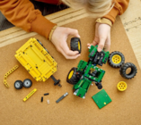 Конструктор LEGO Technic 42136 "Трактор John Deere 9620R 4WD"